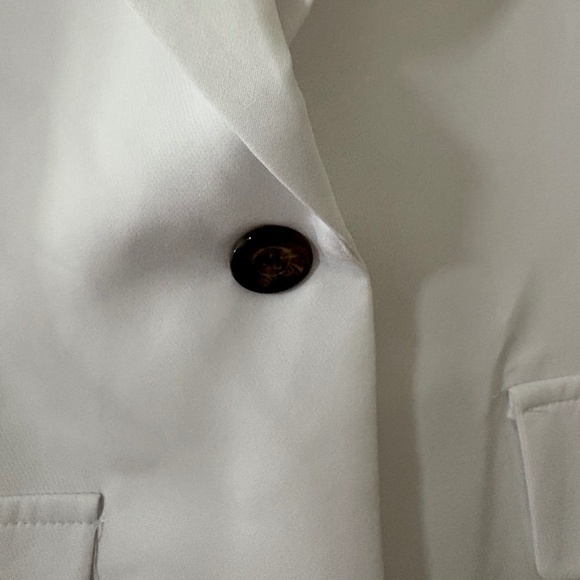 White Blazer Size XL NWOT - Picture 2 of 6
